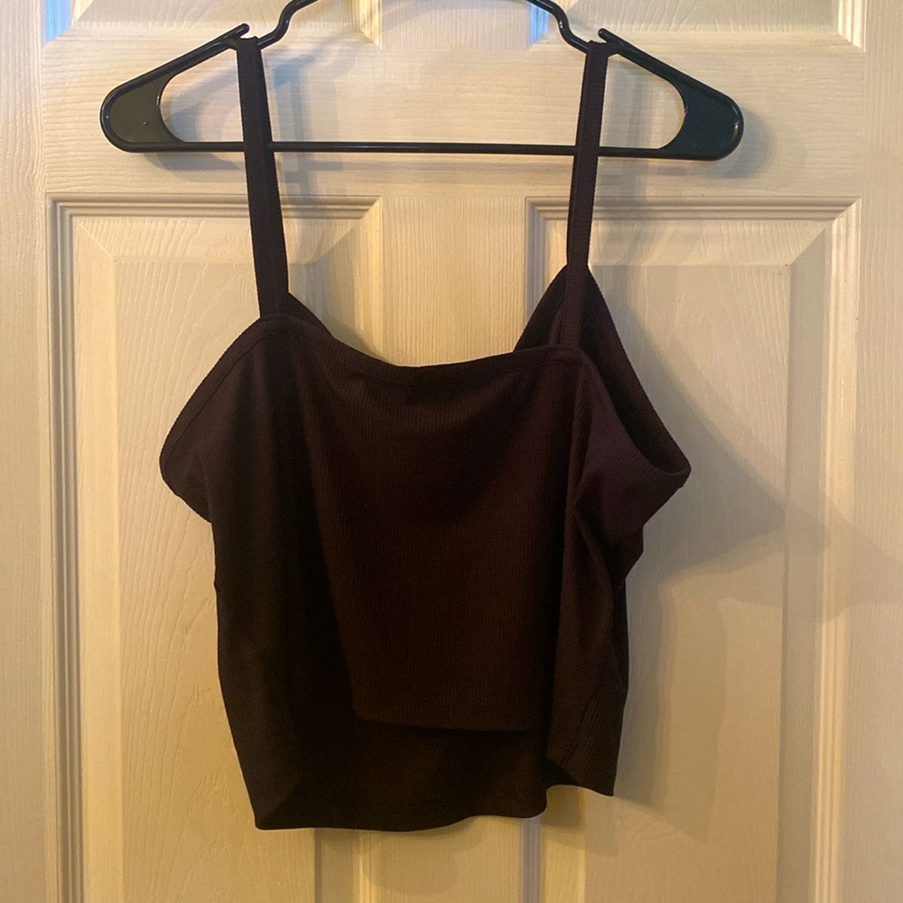 Black Sleeveless Crop Camisole - Picture 3 of 5